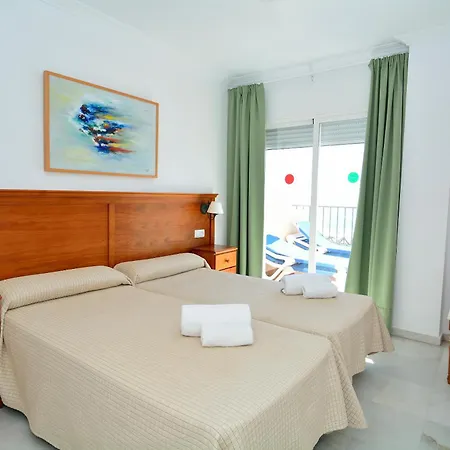 Hc Burriana Playa Апартаменты *